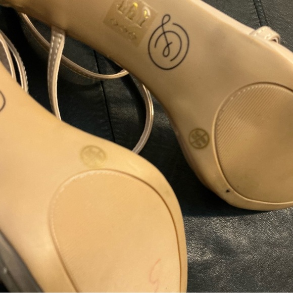 Chinese Laundry Beige Strappy Heels - Square Toe Platform Sandals (size 8.5) - Picture 12 of 13